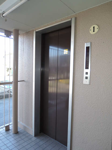 若宮ビューハイツ 2階 エレベーター