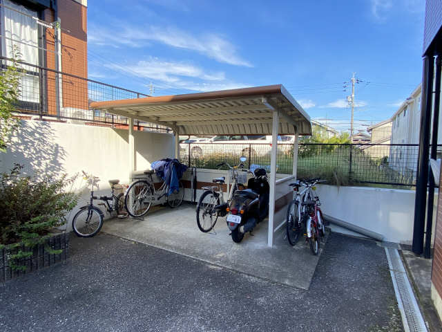 駐��輪場