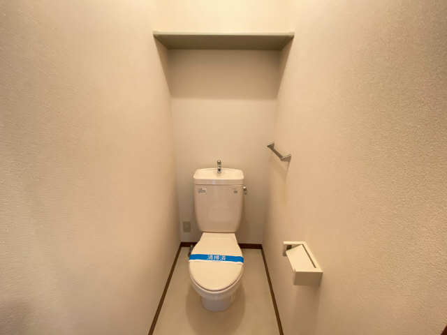 ファミール本新 2階 WC