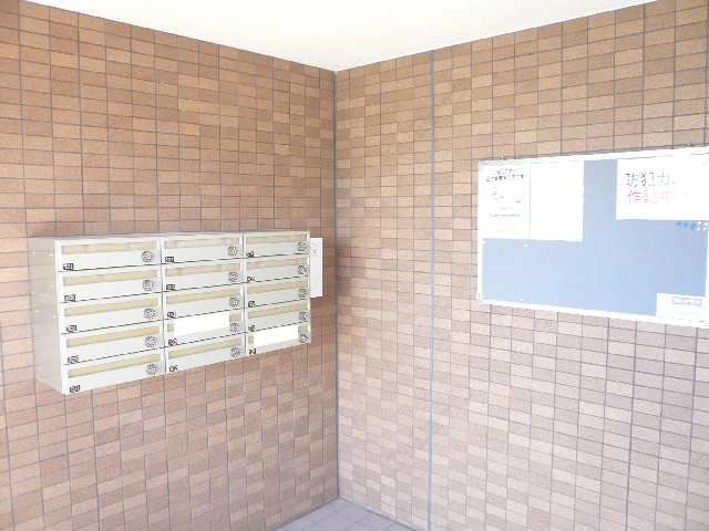 エントランス-内