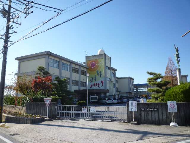 朝日小学校徒歩６分