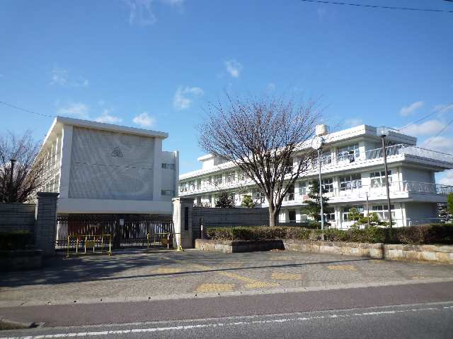 レジデンス園原 2階 三好中学校