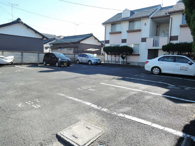 サンライフやまもと 2階 駐車場