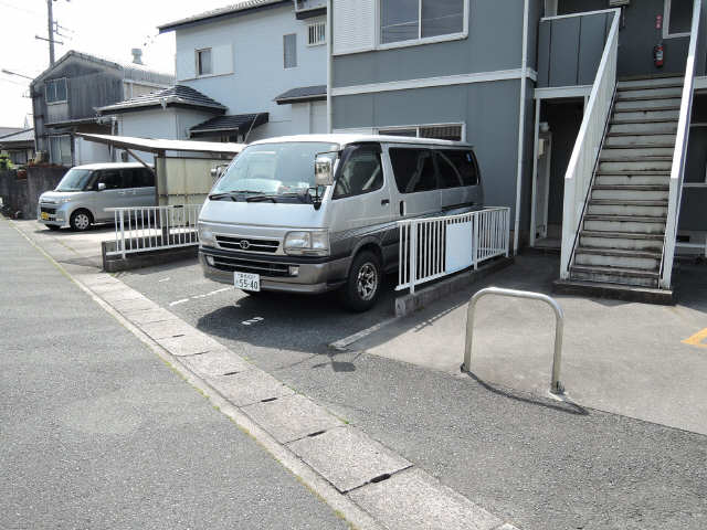 フレグランスミューズ 1階 駐車場