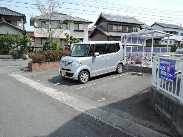 フレグランスミューズ 1階 駐車場