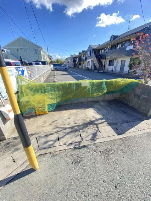 敷地内ゴミ捨て場