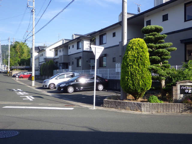 ハイカムール中島 1階 駐車場