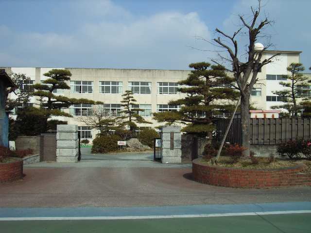 東田小学校徒歩１３分