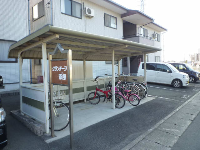 駐��輪場