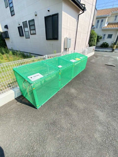 敷地内ゴミ捨て場