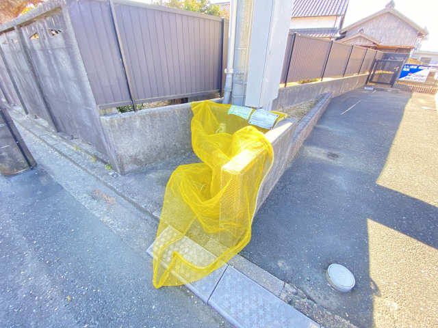 敷地内ゴミ置き場