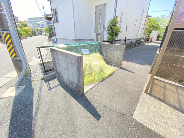 敷地内ゴミ置き場
