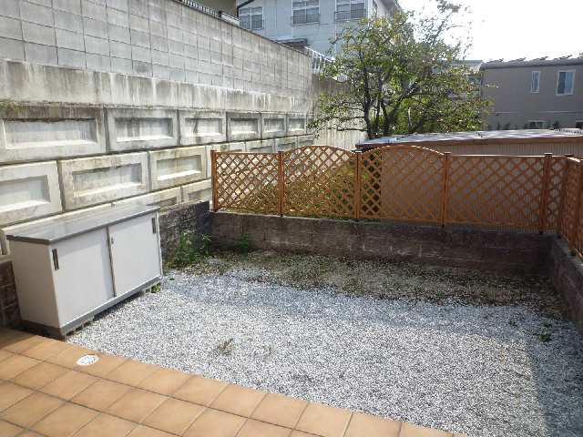 1F専用庭
