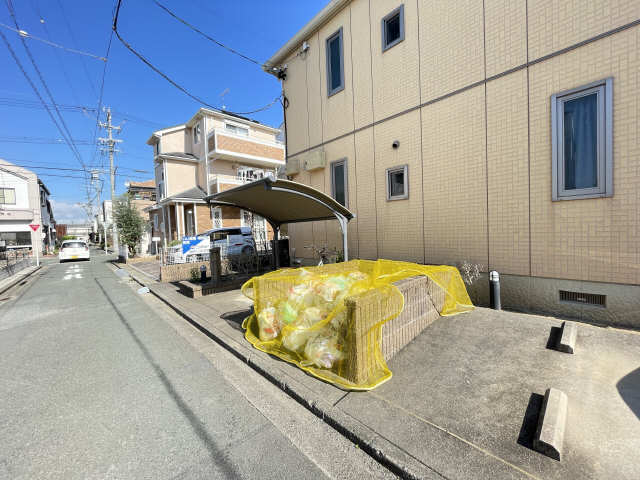 敷地内ゴミ置き場