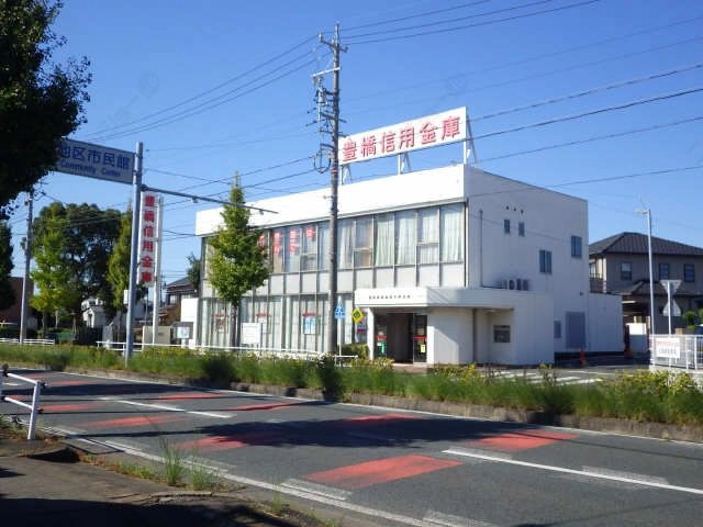 信用金庫徒歩７分