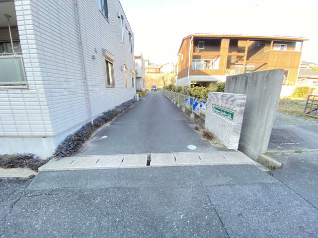 敷地入り口