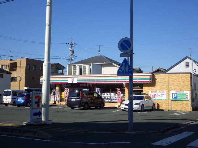 コンビニ徒歩８分