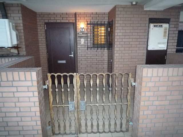 玄関ポーチ