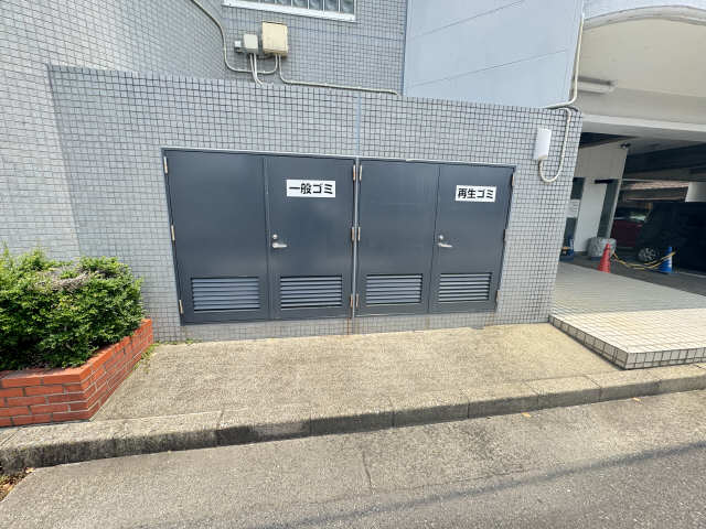 ゴミ捨て場