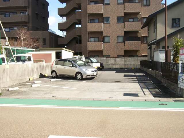 近隣月極駐車場
