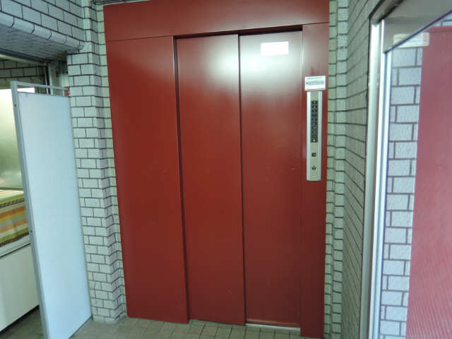 リバティーハイツ 5階 エレベーター