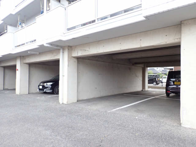 ベルトピア鈴鹿ＯＮＥ 5階 駐車場