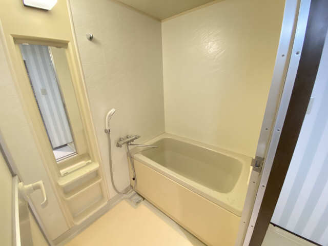 ダイアパレス九華公園１０４ 1階 浴室