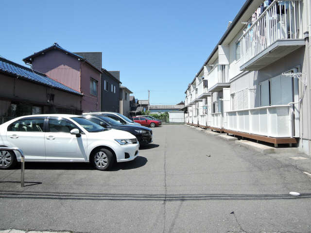 グリーンコーポ西阿倉川 1階 駐車場