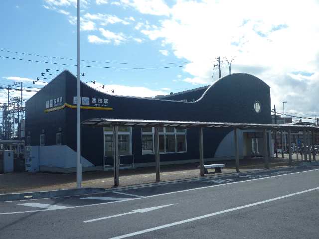 ワイドシャロー 2階 近鉄富田駅