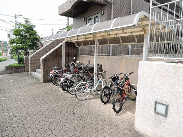 ディアコートSAKURADAIＢ 1階 駐輪場