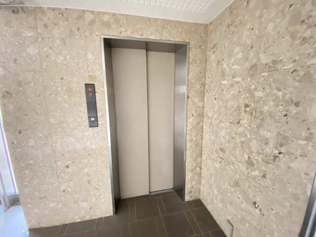 プレステージ西浦 3階 エレベーター