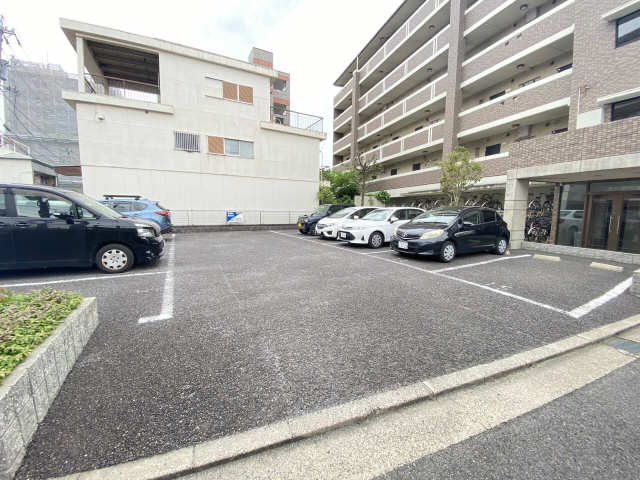 シティヴィラ中浜田 4階 駐車場