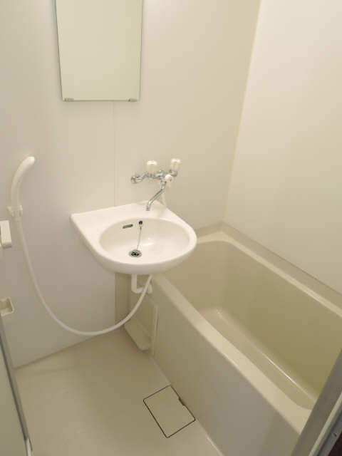 リブェール桜 1階 浴室