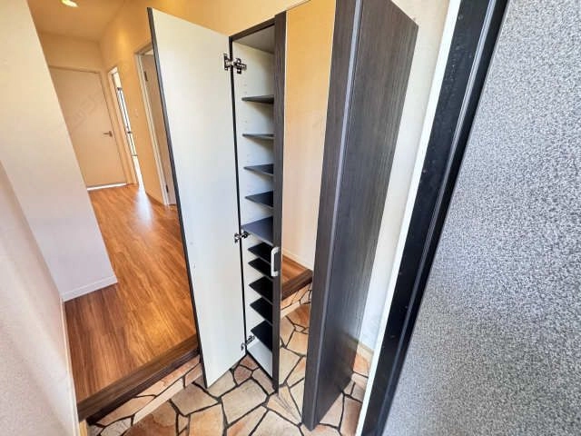 シューズボックス