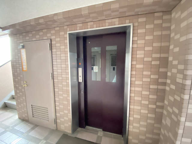 ル・ド・ソレイユ 5階 エレベーター
