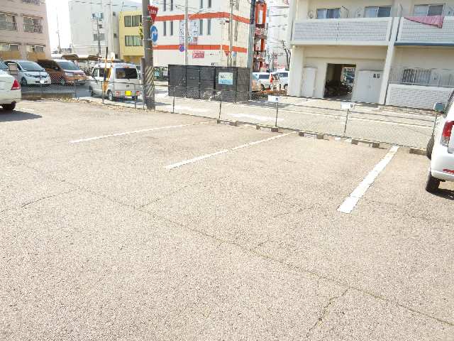 敷地外駐車場