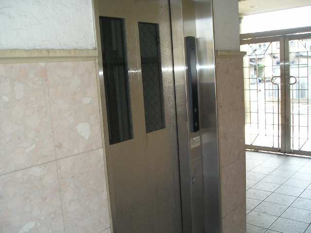 マンションマルカ 4階 エレベーター
