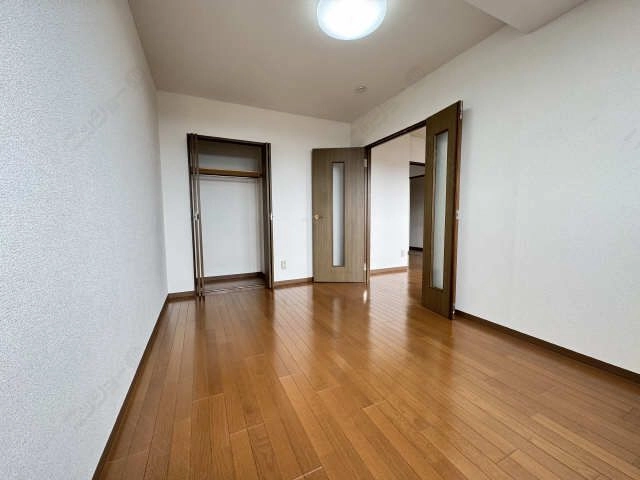 南東洋室