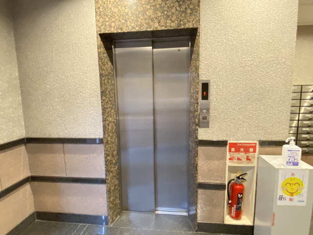 グランドメゾン四日市中央1305 13階 エレベーター