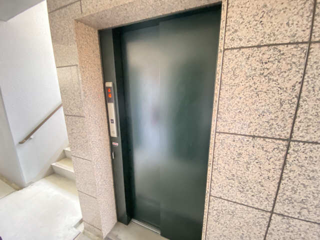 Ｙアルモニー 1階 エレベーター