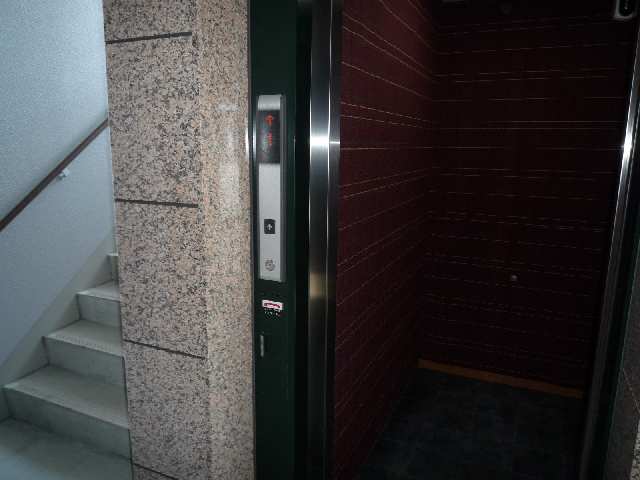 Ｙアルモニー 1階 エレベーター