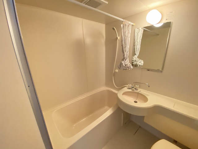 バスティード西浜田 2階 浴室