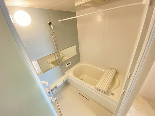 シャーメゾンステージリプルス 4階 浴室