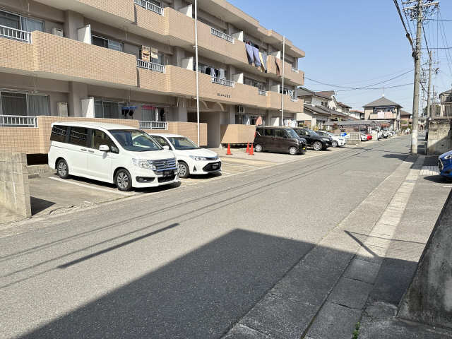 セリメール朝倉 3階 駐車場