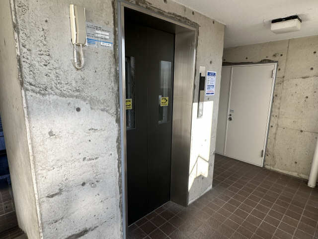 ヴィラ・マルシェ 2階 共用部分エレベーター