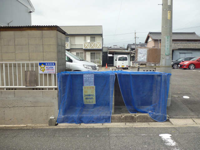 ごみ置き場