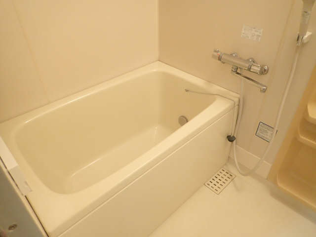 ジュネスナシノキＢ棟 1階 浴室