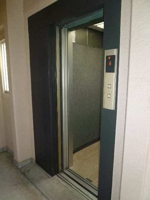 サンライフ有楽 6階 エレベーター