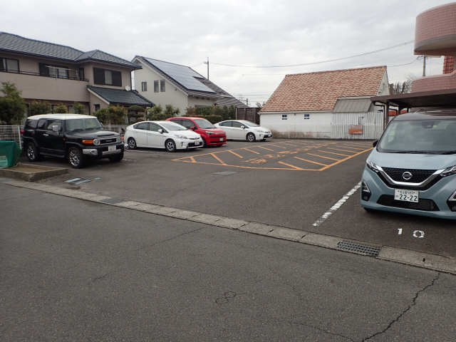 プランタン　ドゥ 1階 駐車場