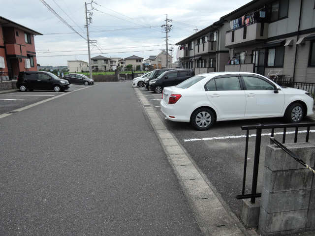 メルベーユ　壱番館 1階 駐車場